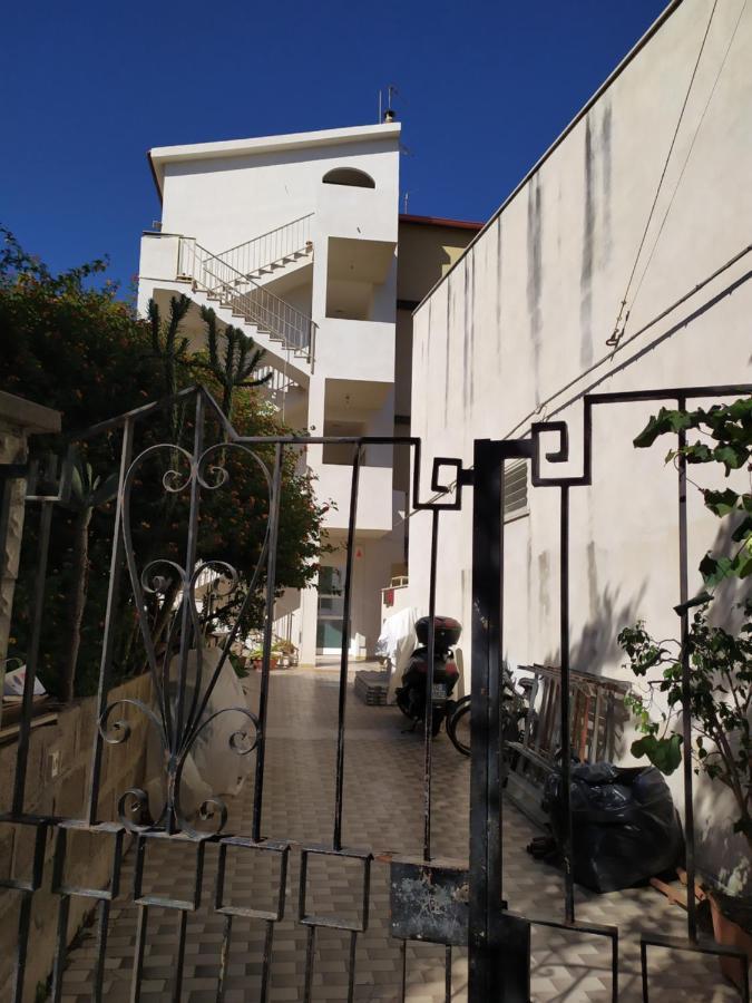 Casa La Rosa Tutto A Portata Di Mano Apartment Marina di Ragusa Bagian luar foto