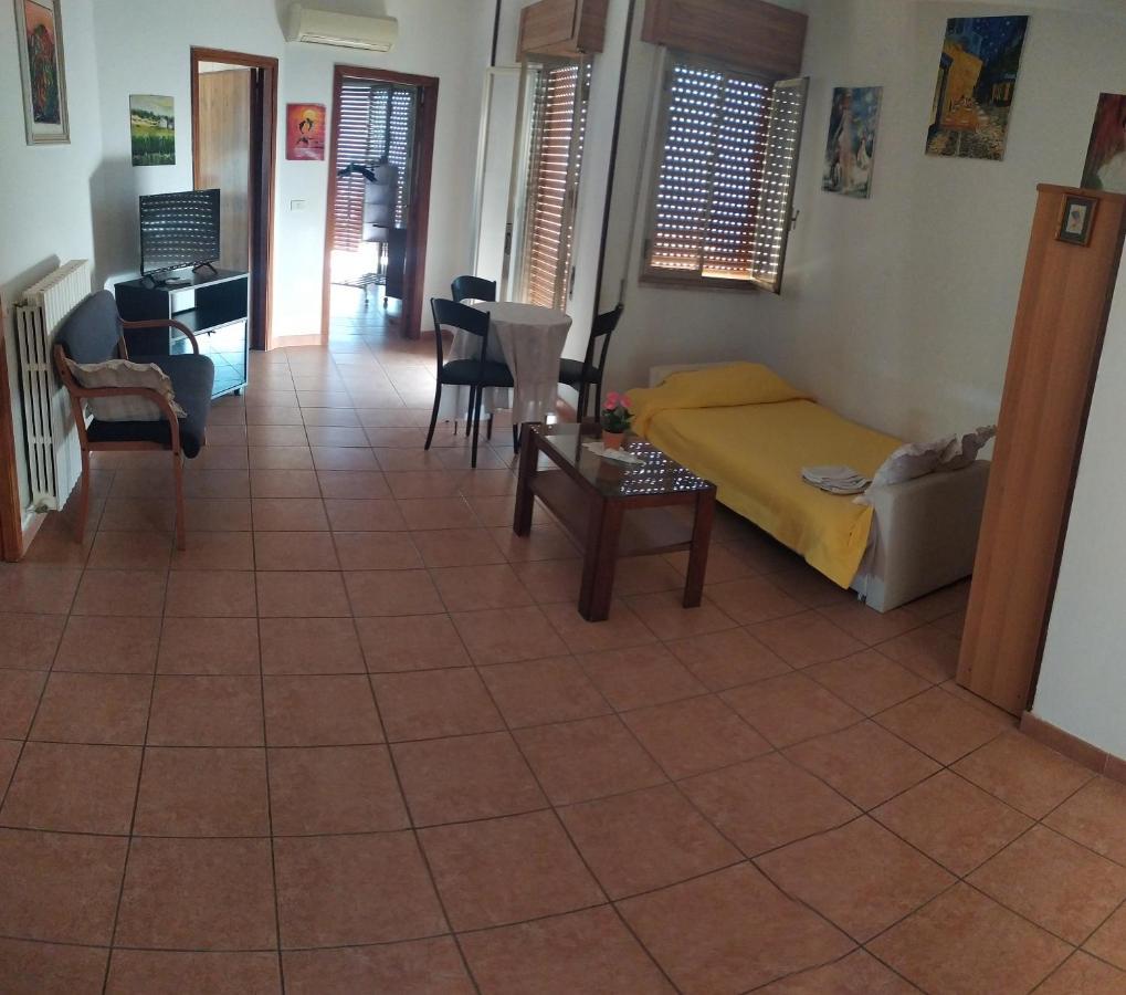 Casa La Rosa Tutto A Portata Di Mano Apartment Marina di Ragusa Bagian luar foto